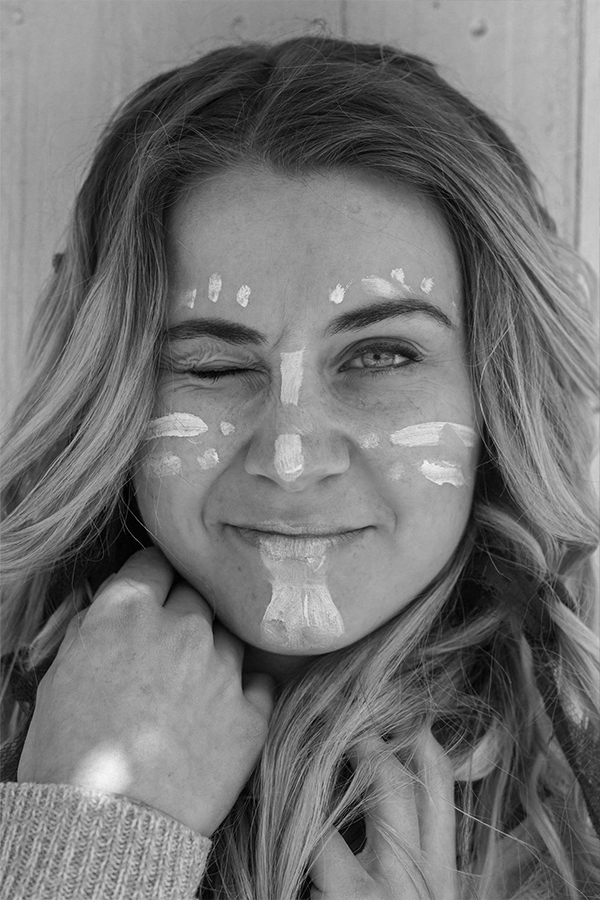 blk white paint